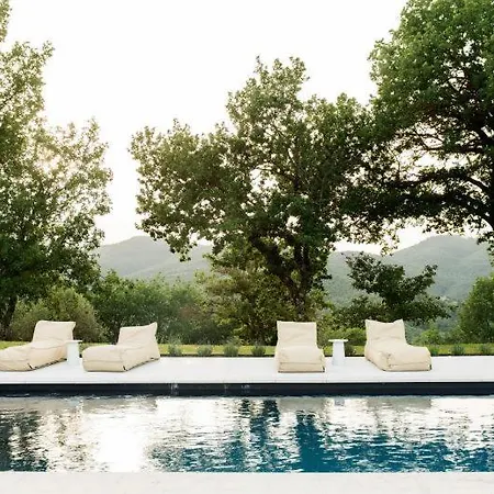 Sleeps 11 Pool Wifi אומברטידה